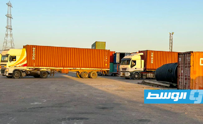 وصول شحنات زيوت خاصة بتشغيل محطات التوليد إلى ميناء طرابلس البحري، 28 يناير 2023. (شركة الكهرباء)