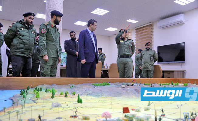 اجتماع أبوجناح مع القيادات العسكرية بمعسكر التكبالي في طرابلس، الأربعاء 10 يناير 2022. (اللواء 444 قتال)