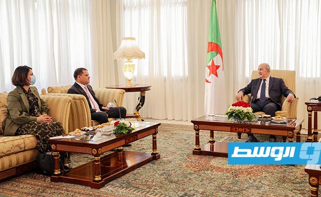 جانب من لقاء الوفدين الليبي والجزائري خلال زيارة الدبيبة إلى الجزائر بحضور الرئيس تبون، 30 مايو 2021. (حكومة الوحدة الوطنية)