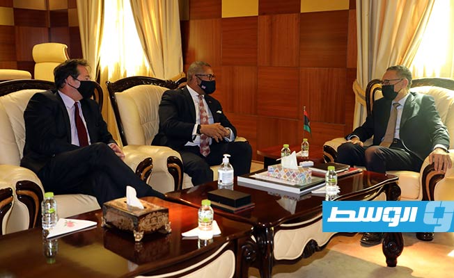 لقاء الحويج مع وزير الدولة لشؤون الشرق الأوسط وشمال أفريقيا، الخميس 10 يونيو 2010. (وزارة الاقتصاد)