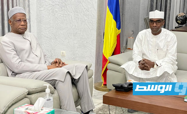ياتيلي خلال لقاء مع وزير الأمن العام والهجرة التشادي محمد شرف الدين مارقي في إنجامينا، 31 مارس 2023. (تويتر)