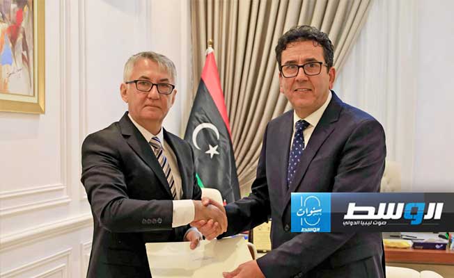 سفير صربيا الجديد لدى ليبيا يقدم نسخة من أوراق اعتماده إلى وزارة الخارجية