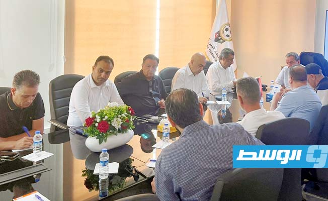 اتحاد الكرة والأندية يطالبون الحكومة بتوفير الدعم المادي لإقامة الدور السداسي خارج ليبيا