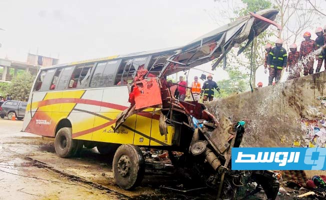 مصرع 19 شخصاً في حادث تحطم حافلة في بنغلادش