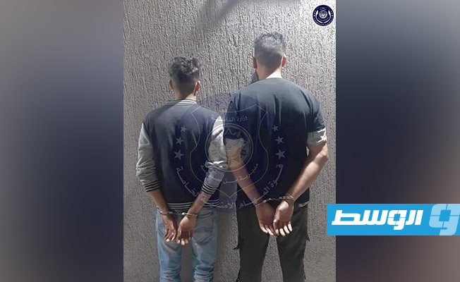 ضبط أربعة أشخاص بحوزتهم أسلحة نارية وقنابل يدوية في مصراتة