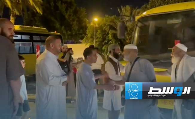 من وصول حجاج زليتن إلى مطار مصراتة الدولي، 29 يونيو 2024 (لقطة مثبتة من فيديو: بلدية زليتن)