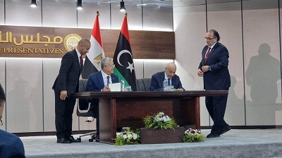 جانب من مراسم التوقيع على اتفاقية تعاون مشترك بين مجلسي النواب الليبي والمصري في مدينة بنغازي، الإثنين 19 يونيو 2023 (بوابة الوسط)