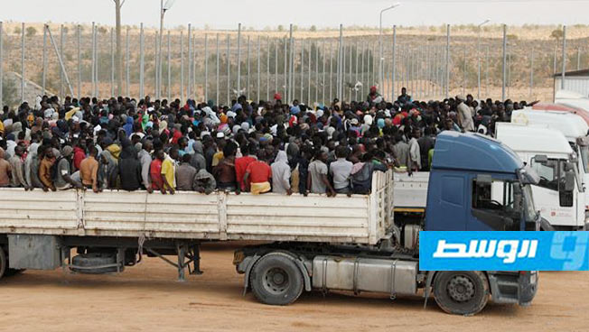 مصرع نيجيريين جراء انقلاب شاحنة تقل مهاجرين على طريق النهر الصناعي بغريان