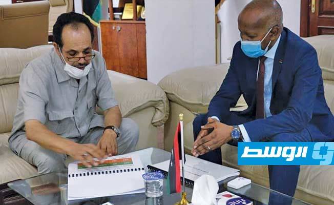 وزارتا العمل والزراعة بـ«الوفاق» تنسقان بشأن تعيين الباحثين عن العمل