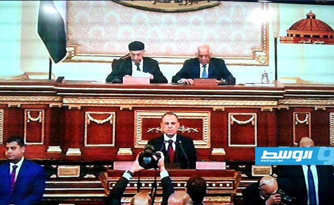 عقيلة يحضر جلسة للبرلمان المصري
