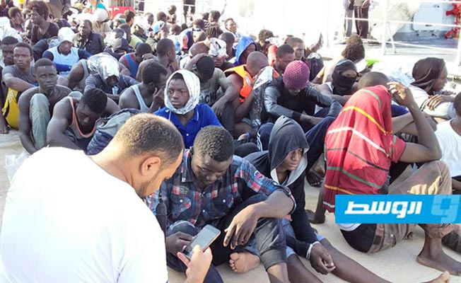 بينهم 5 أطفال و14 امرأة.. إنقاذ 220 مهاجرًا شمال الخمس وصبراتة