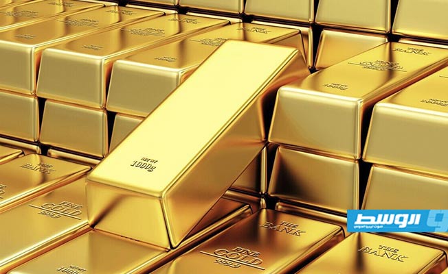 أسعار الذهب تهبط مع تفضيل المستثمرين السيولة النقدية