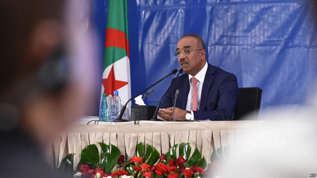وزير الداخلية الجزائري على حدود ليبيا: باب التوبة مفتوح أمام «الإرهابيين»