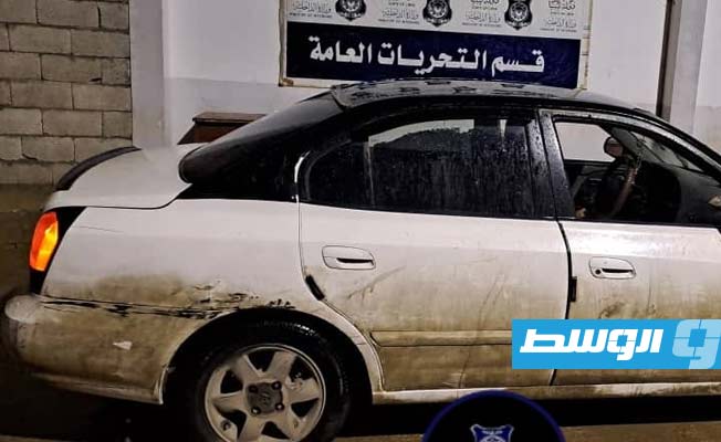 سيارة كان يستخدمها المتهم في الإتجار بحبوب الهلوسة في بنغازي. (مديرية أمن بنغازي)