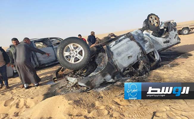 وفاة شخصين وإصابة اثنين آخرين جراء تصادم سيارتين بالطريق الصحراوي قرب تازربو