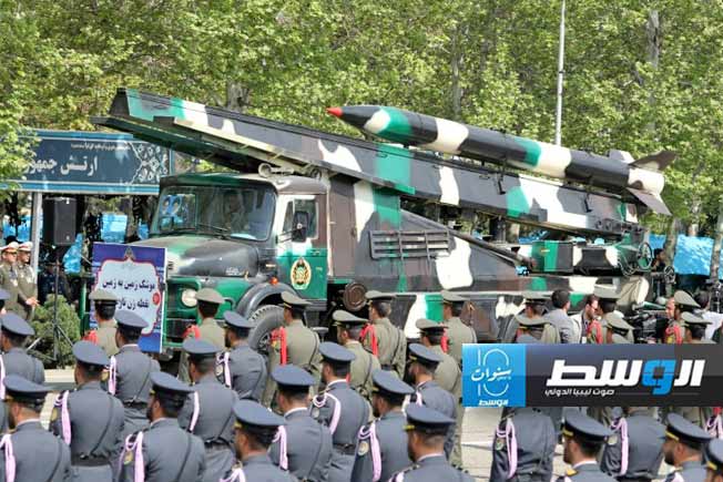 إيران تستعرض قوتها العسكرية وسط التوتر المتصاعد مع الاحتلال الإسرائيلي