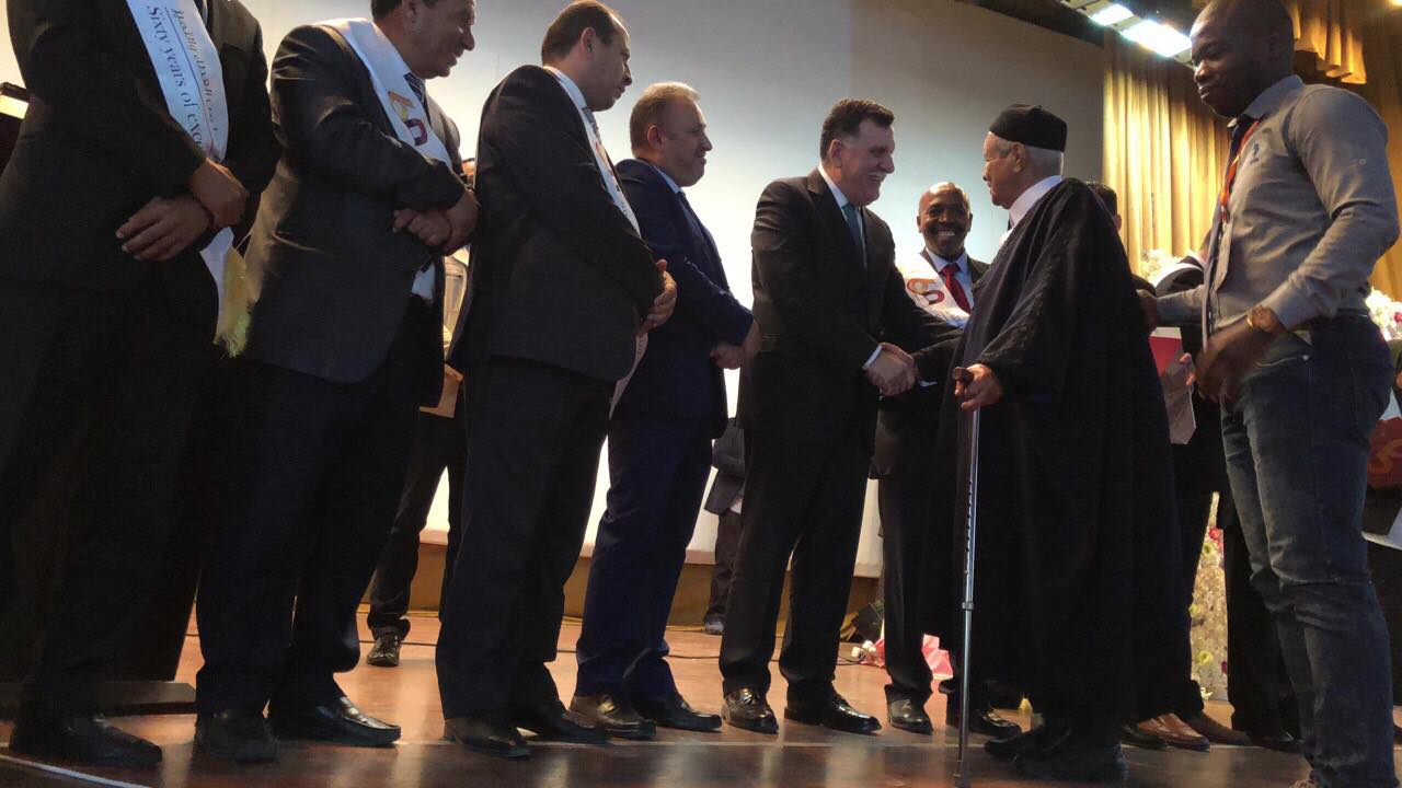 مشاركة السراج في احتفالات جامعة طرابلس. (المكتب الإعلامي لرئيس المجلس الرئاسي)