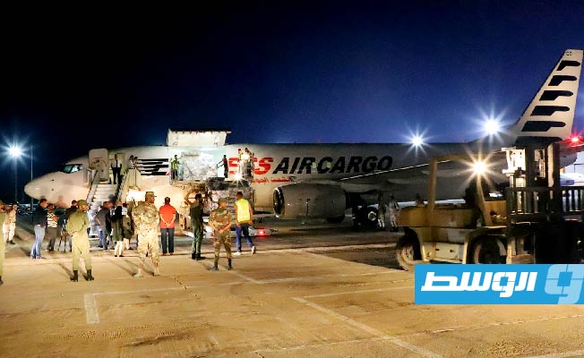 طائرة مساعدات فرنسية لدى صولها مطار بنينا في بنغازي، 17 سبتمبر 2023. (شركة الخليج العربي للنفط)