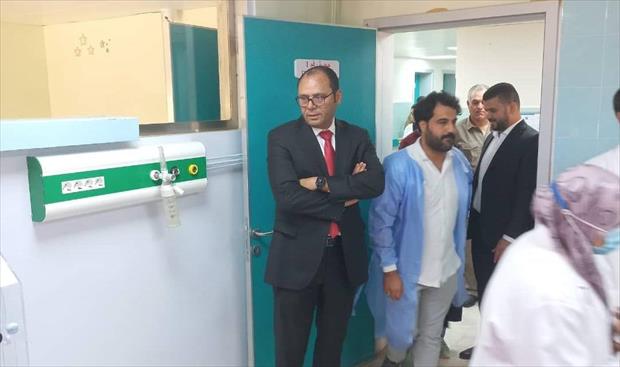 جولة عبدالجليل وحماد بمستشفى بنغازي للأطفال، الأحد 11 سبتمبر 2022. (المكتب الإعلامي للحكومة)