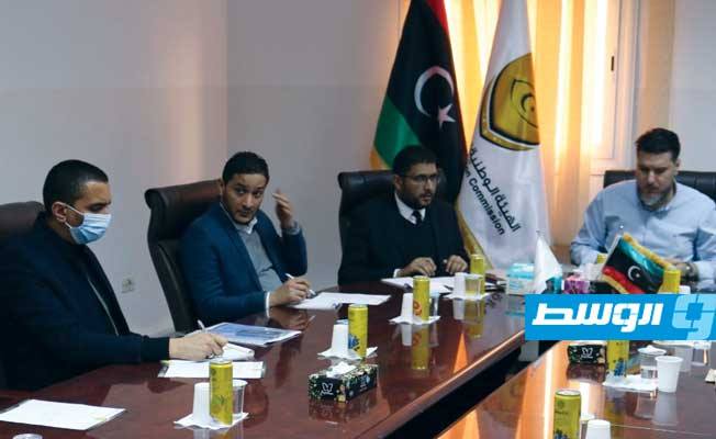 وزير «مالية الوفاق» يبحث مع «مكافحة الفساد» آليات عمل لجنة ترشيد المرتبات والإفراجات