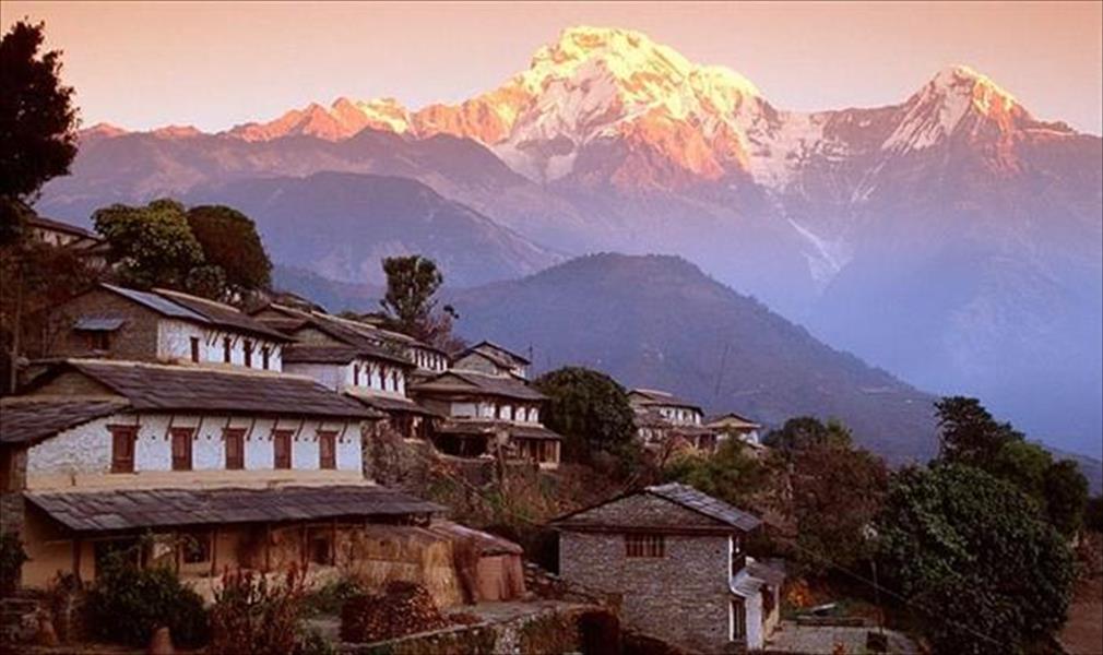 زلزال قوته 7.7 درجة يهز نيبال إلى نيودلهي