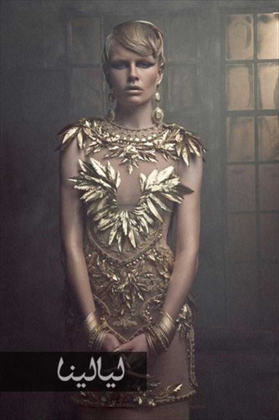 أزياء مبهرة وحي الآلهة الإغريقية الذهبية