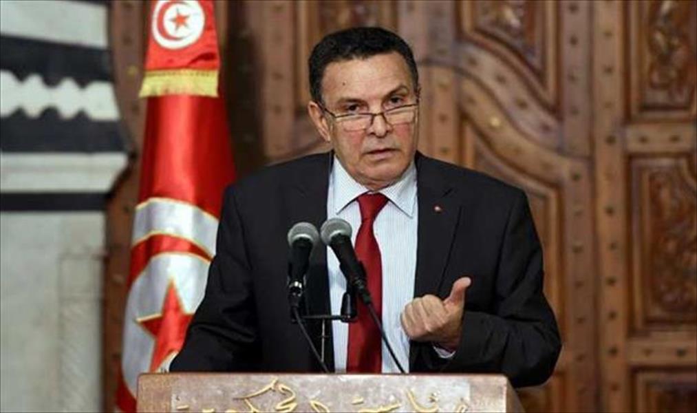 تونس ستشري طائرات هليكوبتر ليلية لحراسة الحدود مع الجزائر وليبيا