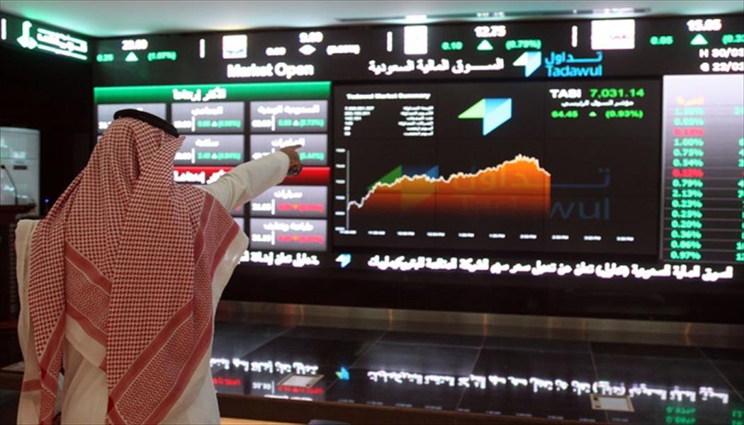 البورصة السعودية تتراجع بفعل قواعد الاستثمار الأجنبي.. وأسهم مصر تقفز