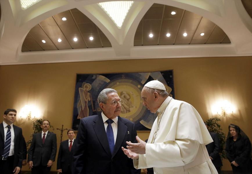 اجتماع نادر بين راؤول كاسترو والبابا في الفاتيكان
