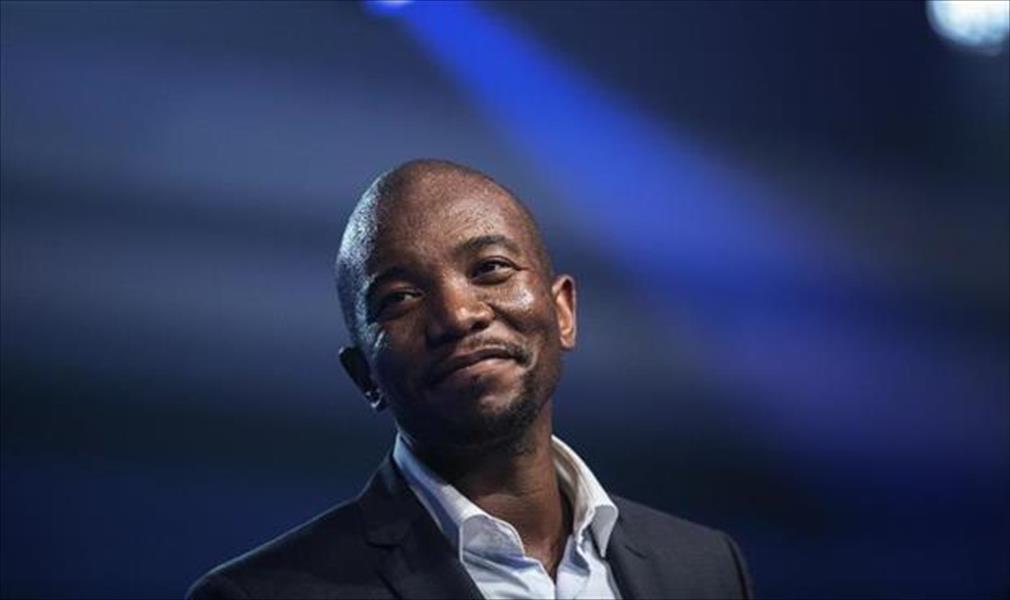 اختيار أول زعيم أسود للمعارضة في جنوب أفريقيا