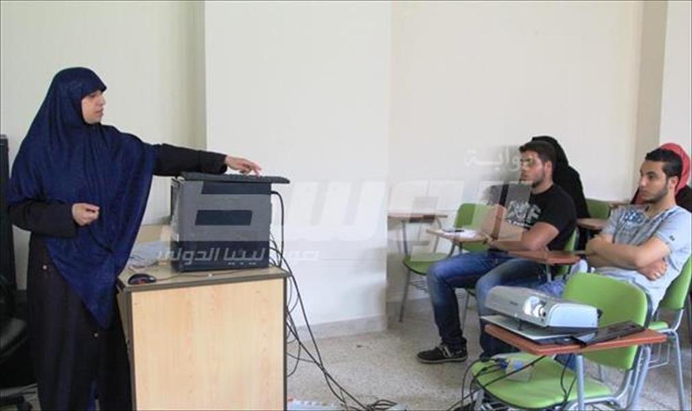 انطلاق دورات تدريب المتطوعين في مجال التمريض بمركز بنغازي الطبي