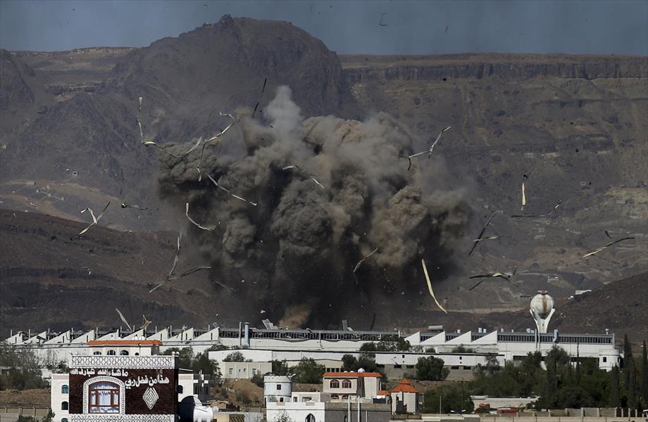 التحالف يقصف صنعاء قبل ساعات من الهدنة