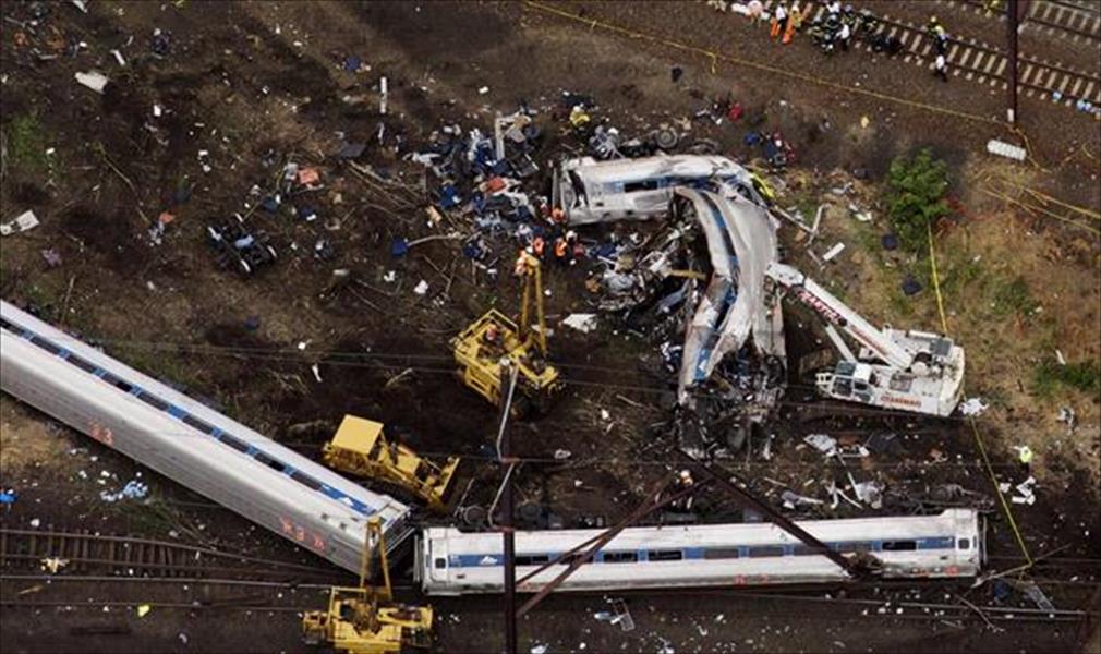 7 قتلى إثر خروج قطار عن القضبان في فيلادلفيا