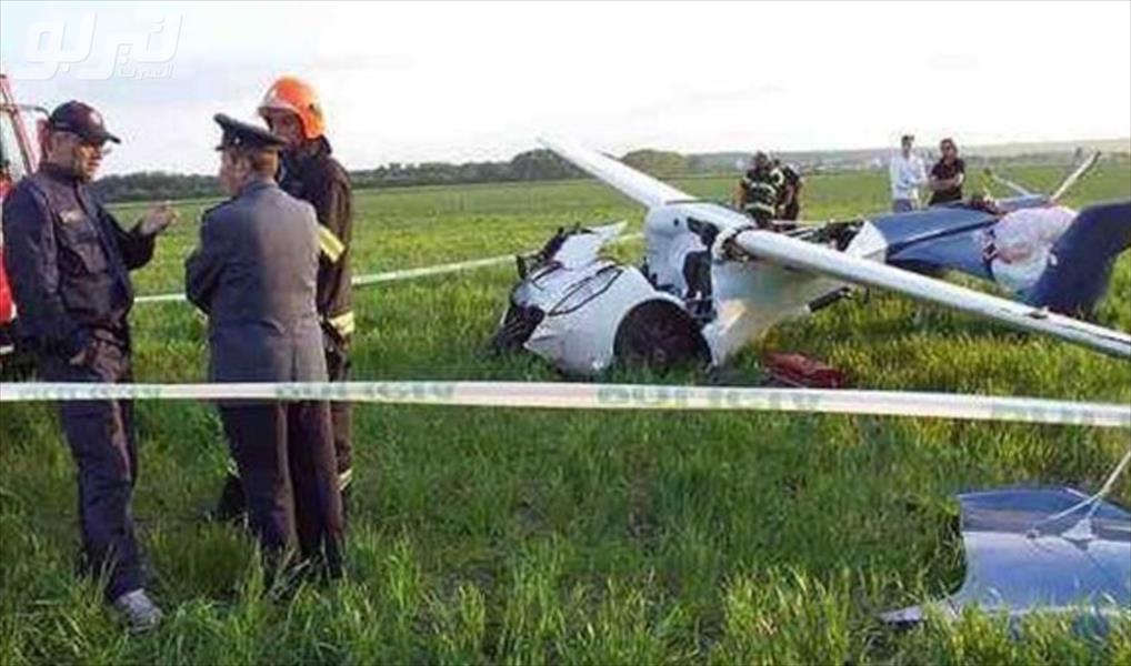 بالصور: سقوط أول سيارة طائرة في العالم في أول رحلة لها‬