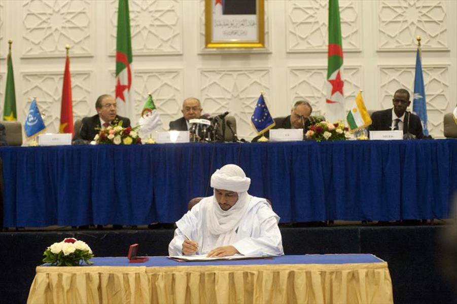 متمردو الطوارق في مالي يوقعون مسودة اتفاق السلام بالجزائر