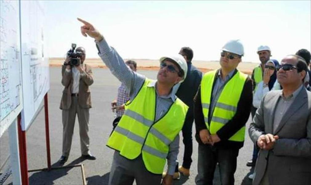 بالصور.. السيسي يتفقد تطوير مطارات عسكرية وقناة السويس الجديدة