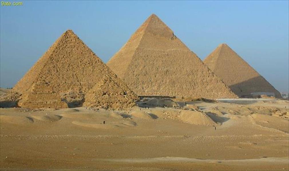 «مصر الخالدة» على أسوار باريس