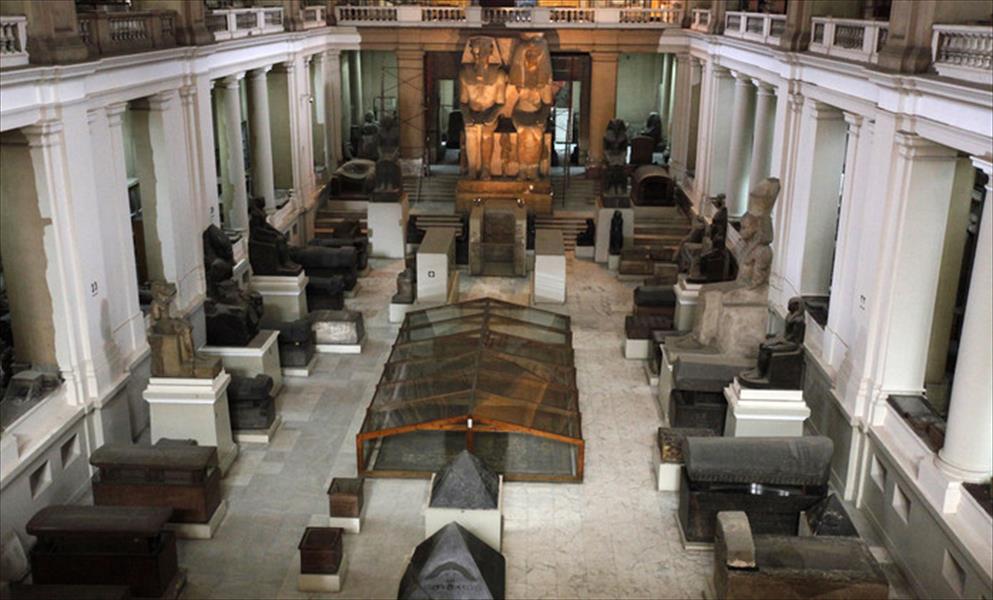 القاهرة تستضيف معرض «إله واحد وديانات ثلاث»