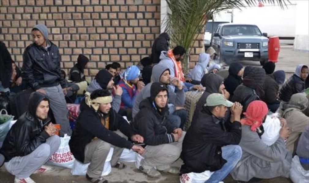 ترحيل 194 عاملاً مصريًا تسللوا إلى ليبيا