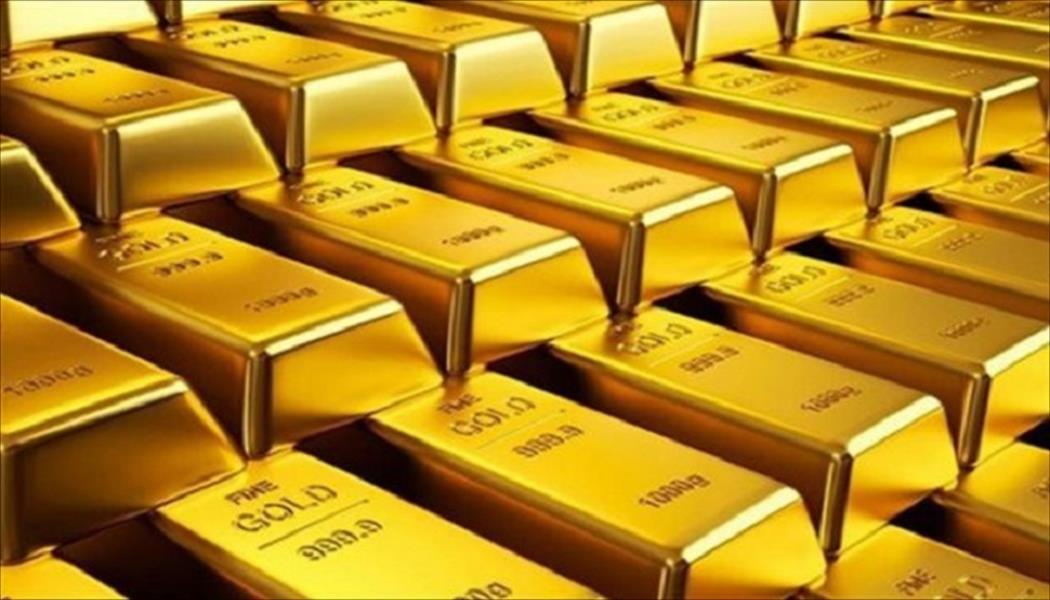الذهب يصعد بفعل بيانات «المركزي الأميركي»