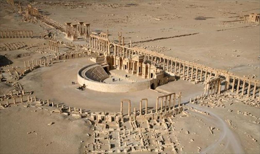 «داعش» يدخل متحف تدمر ويحطم مجسماته