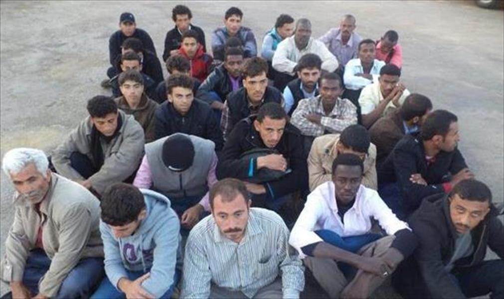 مصر تقبض على 59 شخصًا حاولوا التسلل إلى ليبيا