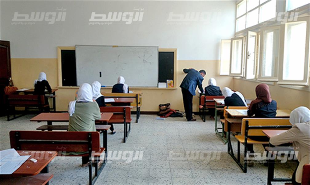 بالصور: امتحانات اليوم الثاني للشهادة الثانوية في طبرق