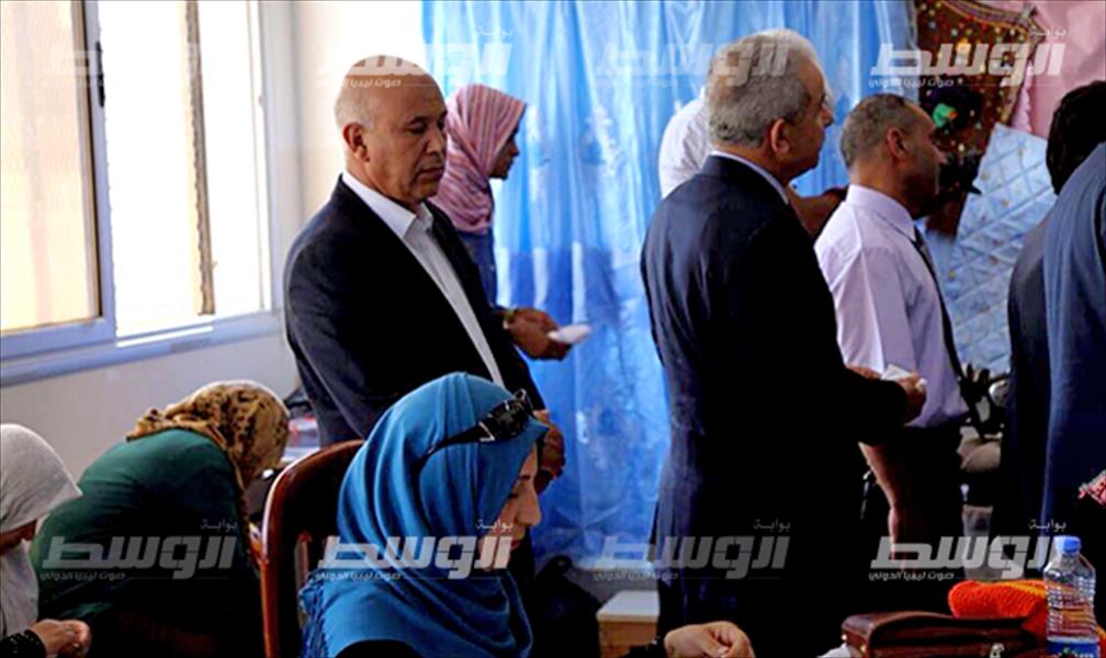 بالصور: المجبري وعدد من النواب يتفقدون سير العملية التعليمية في بنغازي