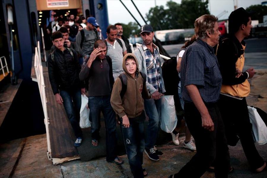 وصول نحو 1800 مهاجر إلى ميناء بيرايوس اليوناني
