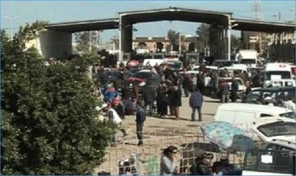 احتقان في معبر رأس إجدير عقب منع التونسيين من دخول ليبيا