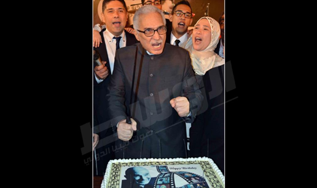 (بالصور) فنانون وإعلاميّون يحتفلون بعيد ميلاد عبد الرحمن أبو زهرة
