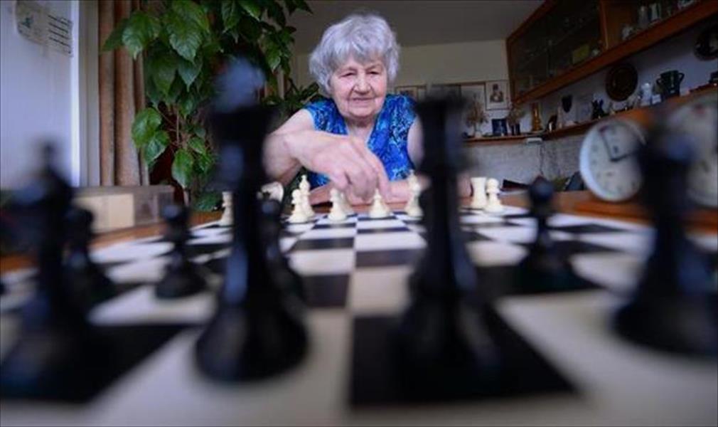 «ملكة الشطرنج» تسعى لتحقيق حلمها قبل بلوغ عامها الـ 90
