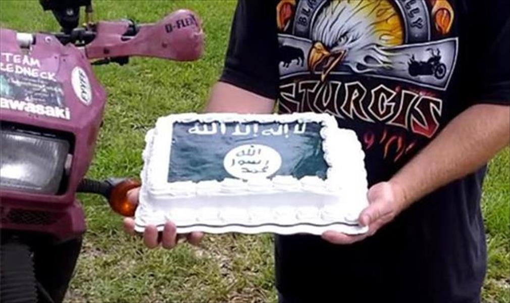 محل أميركي يصنع كعكة تحمل راية «داعش»