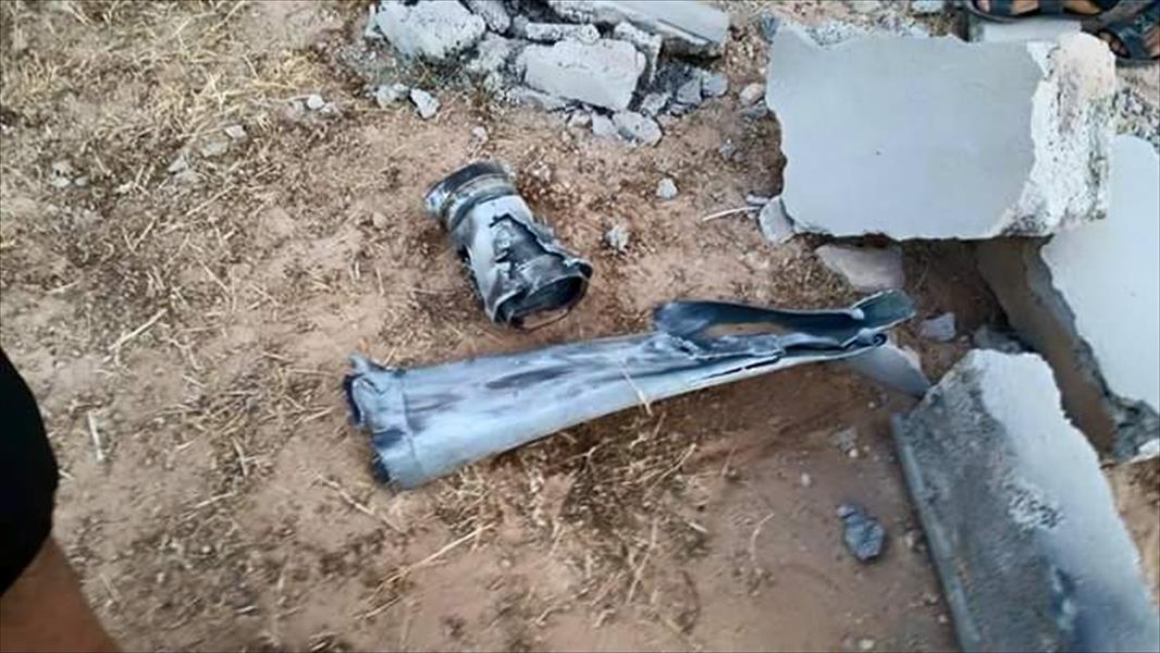 بالصور: سقوط صاروخ غراد على منزل في صبراتة